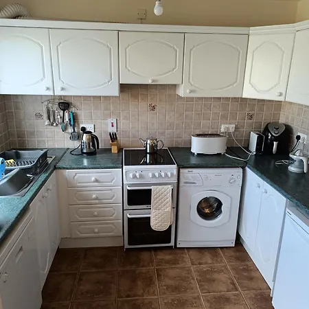 4 Bed Close To And Village