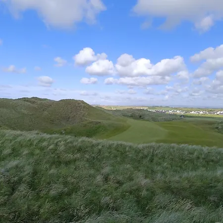 Nyaraló 4 Bed By The Sea